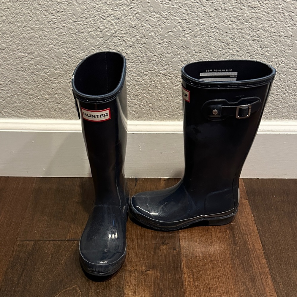 Hunter Glossy Navy Blue Boots Kids, excellent condition